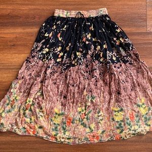Floral gypsy skirt - M